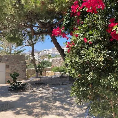 Whispers Of The Past * Plaka (Milos)