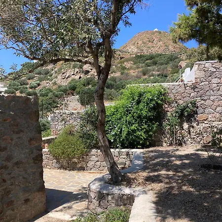 Whispers Of The Past * Plaka (Milos)